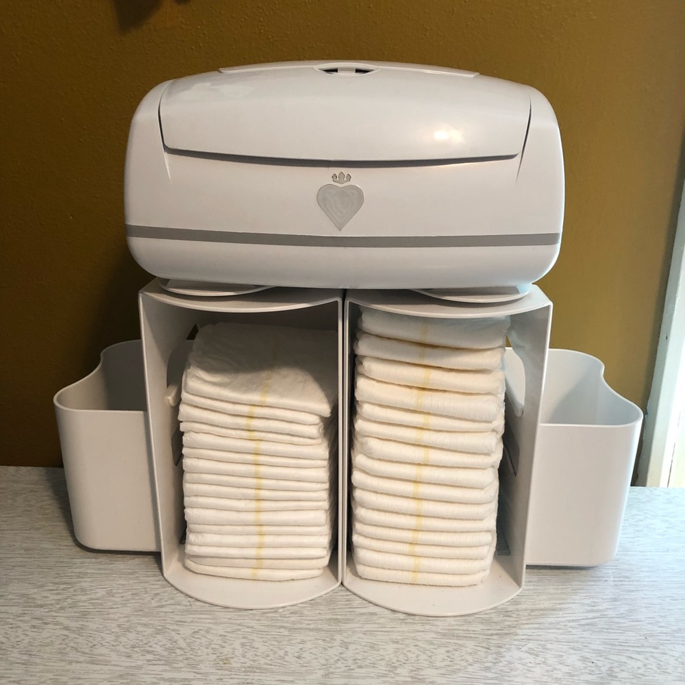 Prince Lionheart 2-in-1 Diaper Depot with extras!!